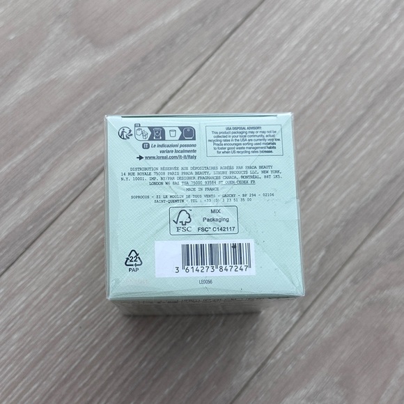 PRADA candle NWT - Picture 4 of 6